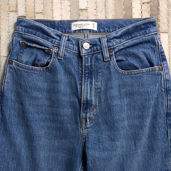 Abercrombie & Fitch Women's Size 25 The '90s Relaxed High Rise Medium Wash Jeans - Picture 5 of 12